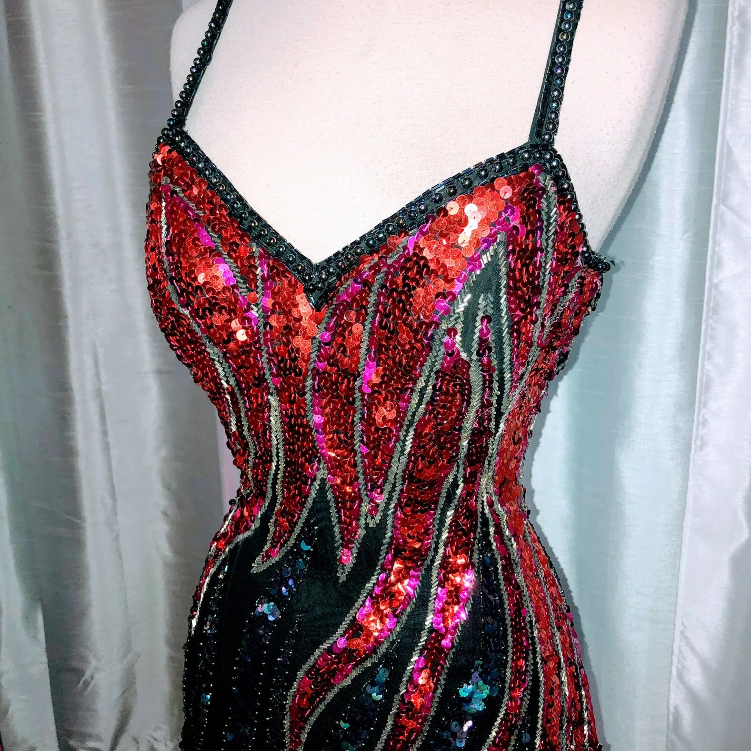 ALYCE PARIS DESIGNS Multi-color Spaghetti Strap Sequin Short Dress Size 6