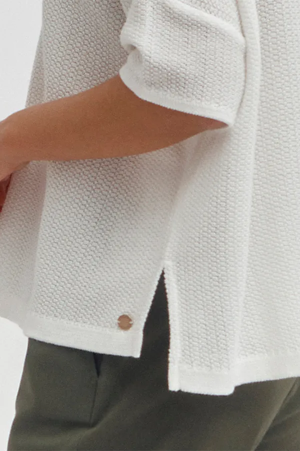 APYUNI WHITE OVERSIZED KNIT SWEATER