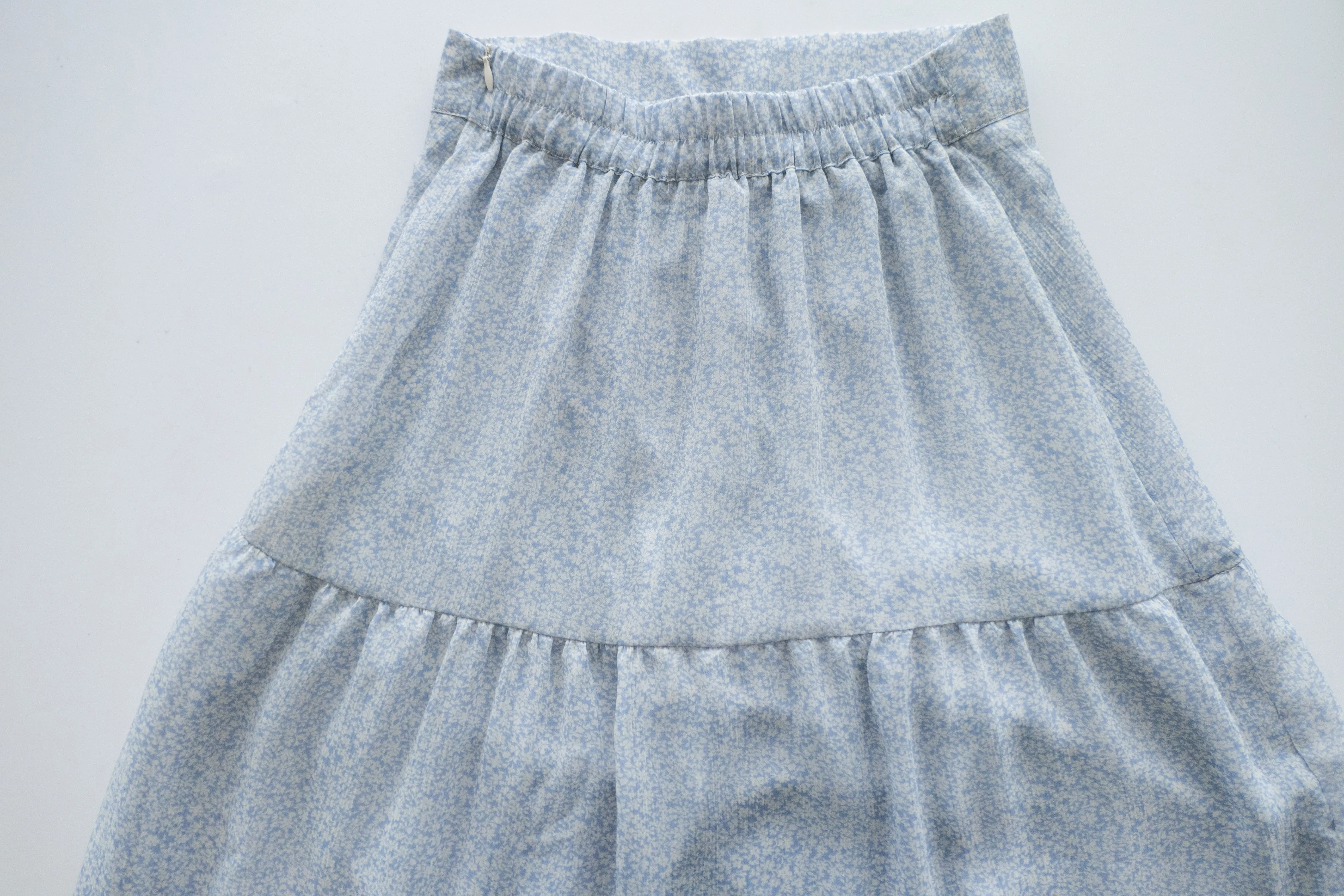 Chiffon Floral 低調白花傘型魚尾修腰半身裙, Skirt/ SK8709