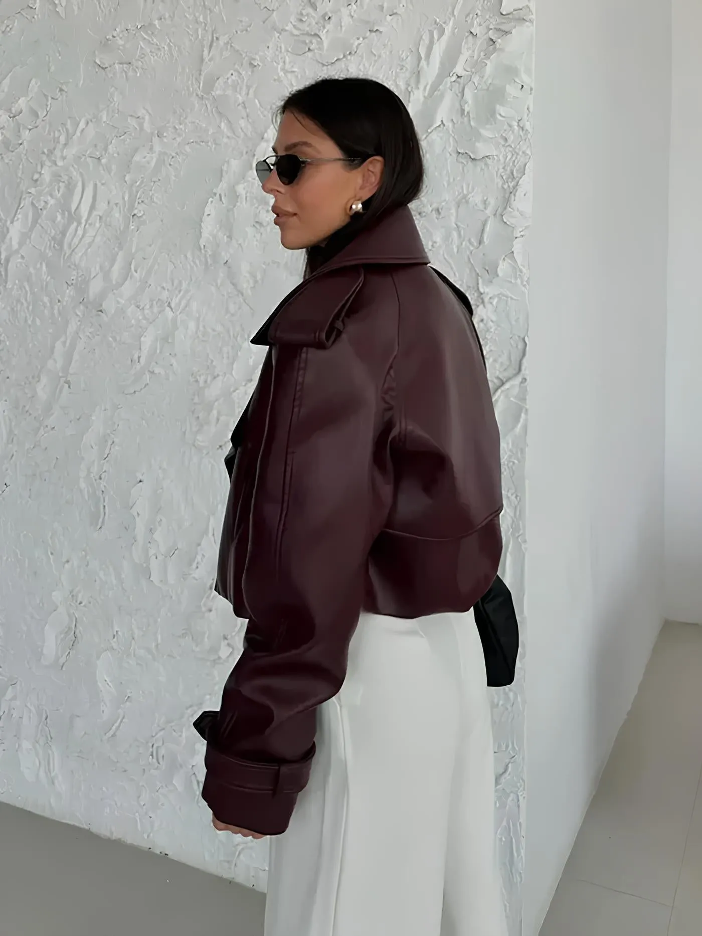 Erin – Cropped Zip-Up Jacket – Chic & Versatile