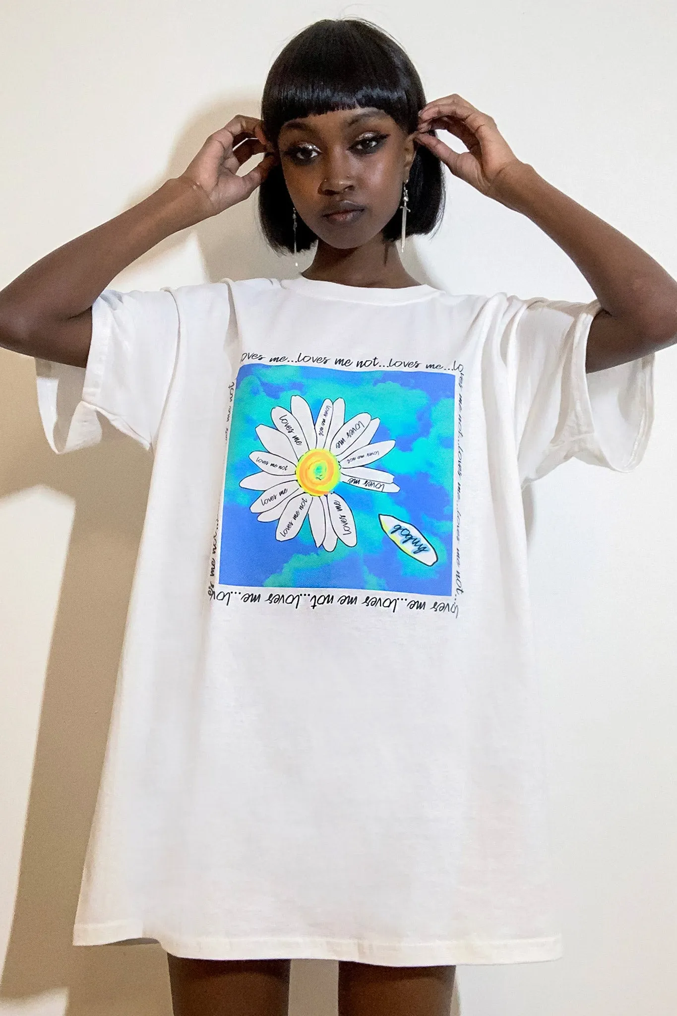 Loves Me Not Tee