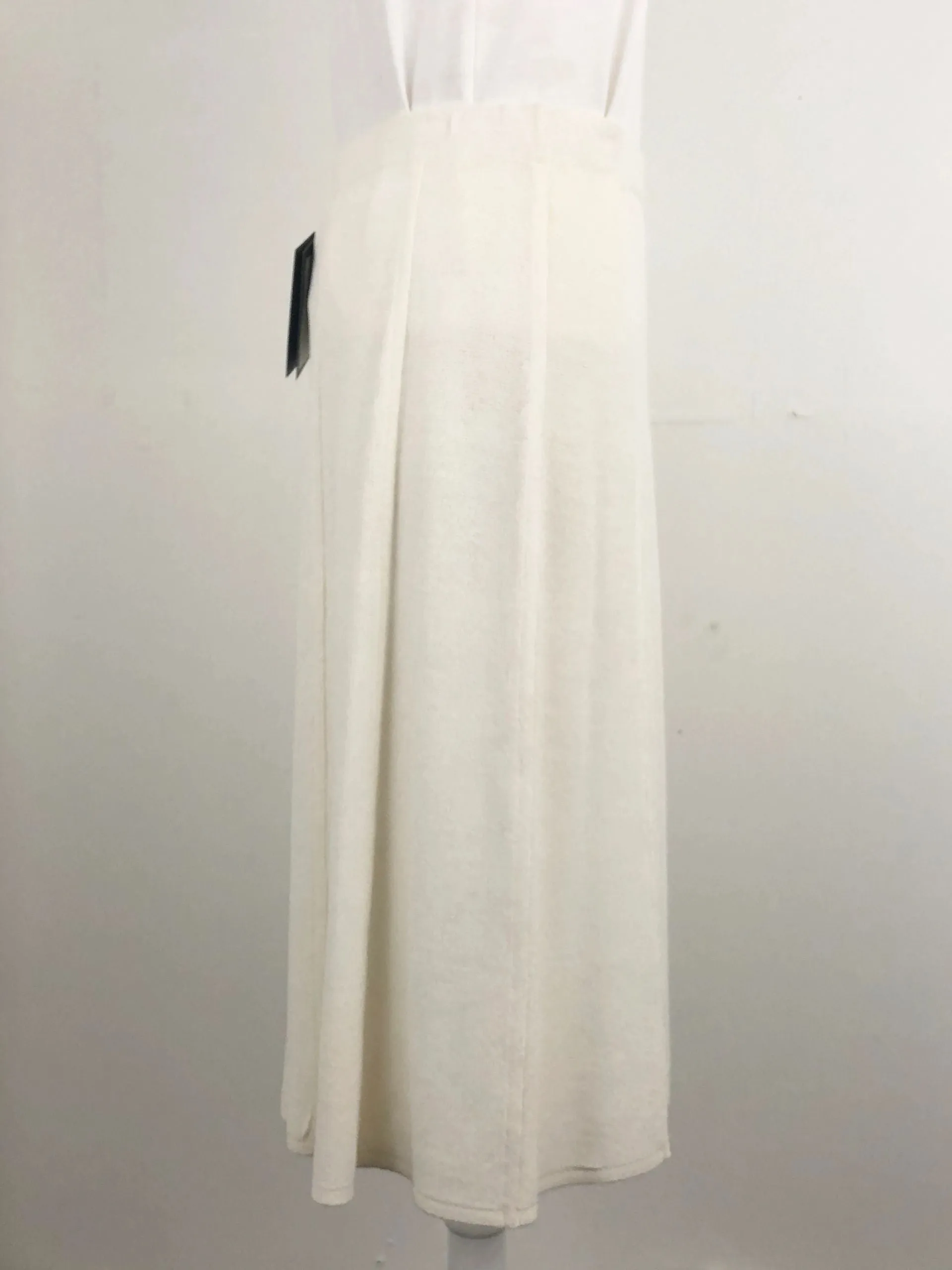 NEW St. John Ivory Knit Skirt Size 8