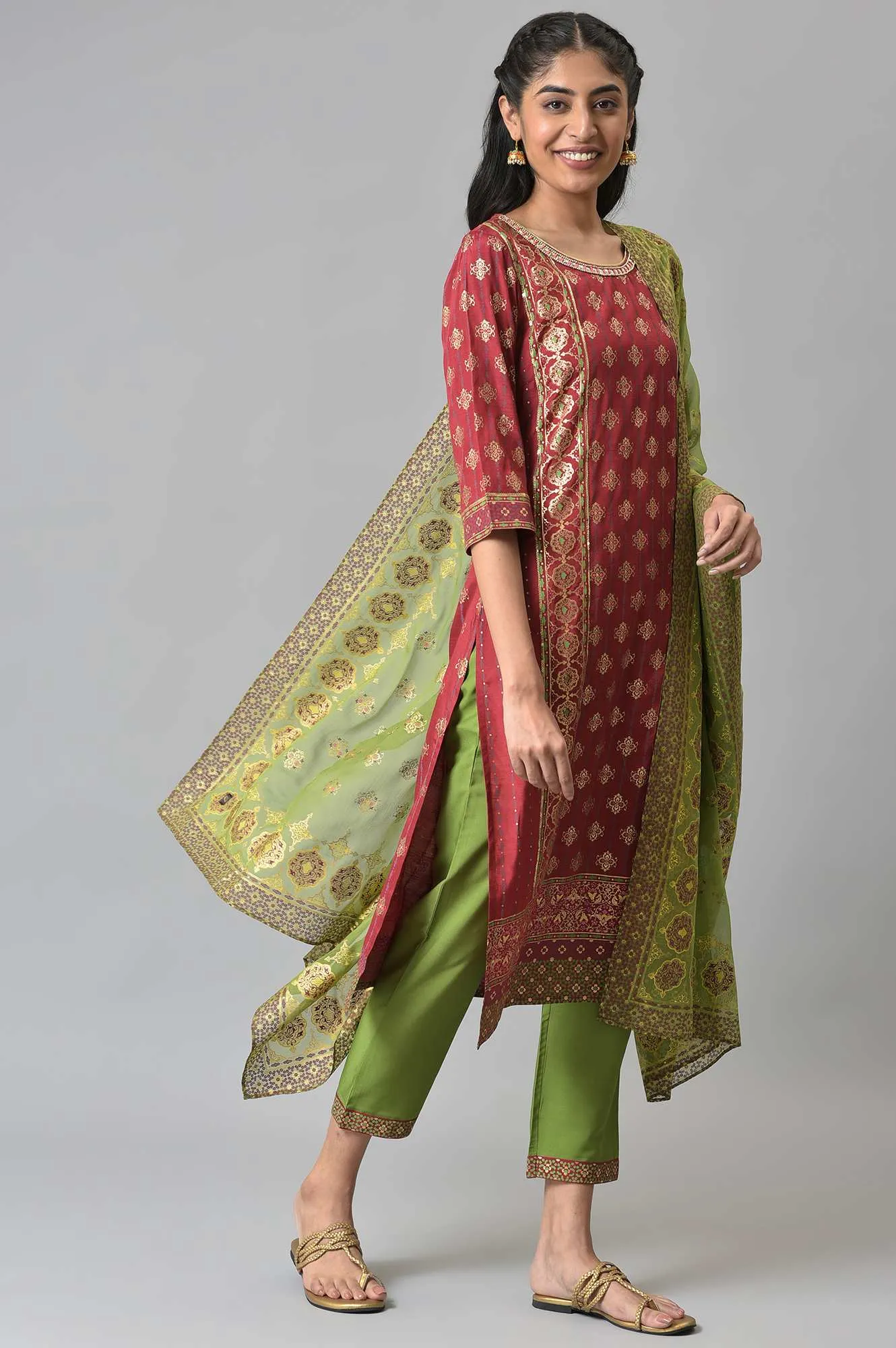 Red Foil Printed kurta with Green Trousers and Dupatta