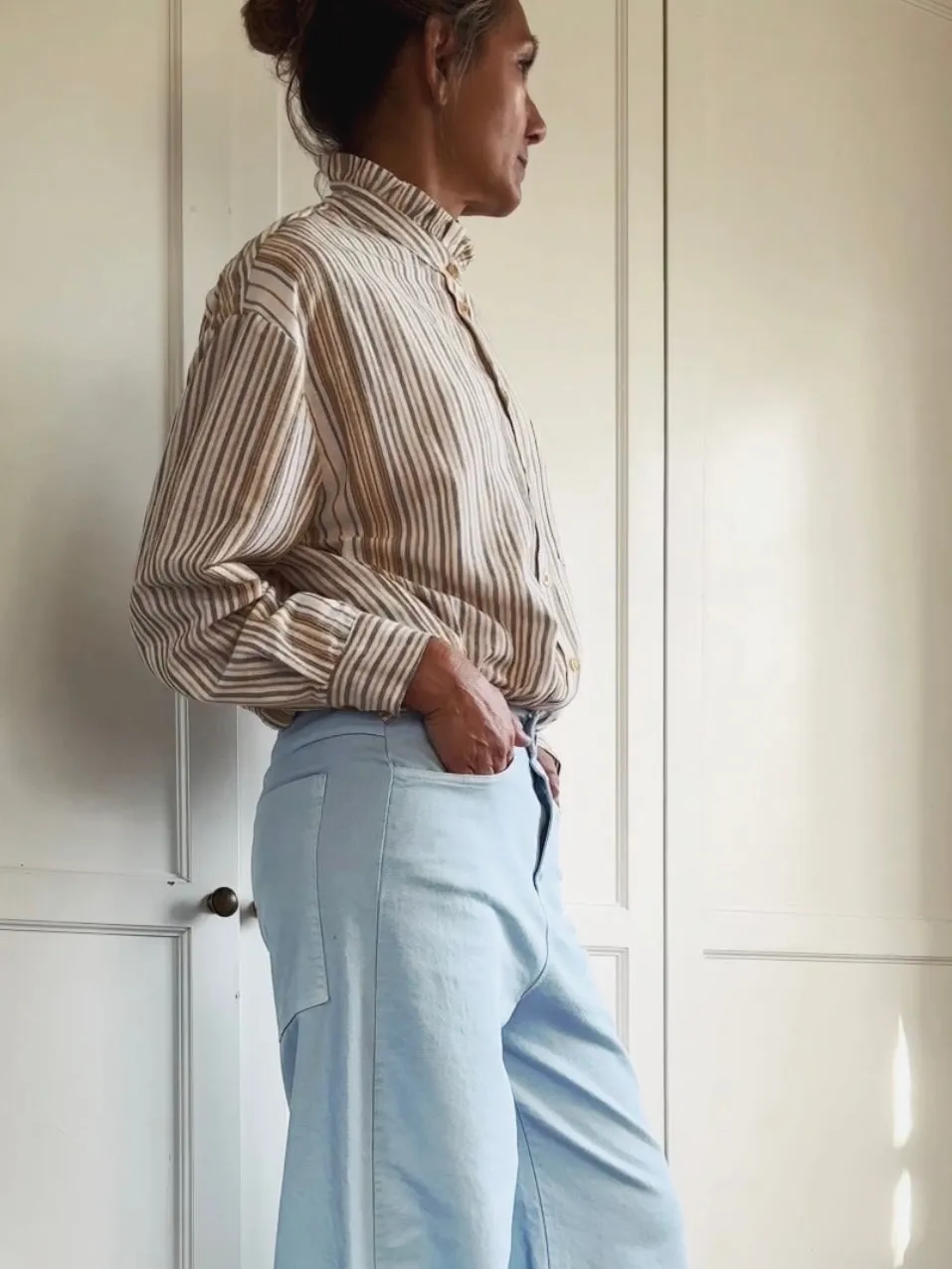 STRIPED SHIRT WITH RUFFLE NECK - OFF WHITE/YELLOW