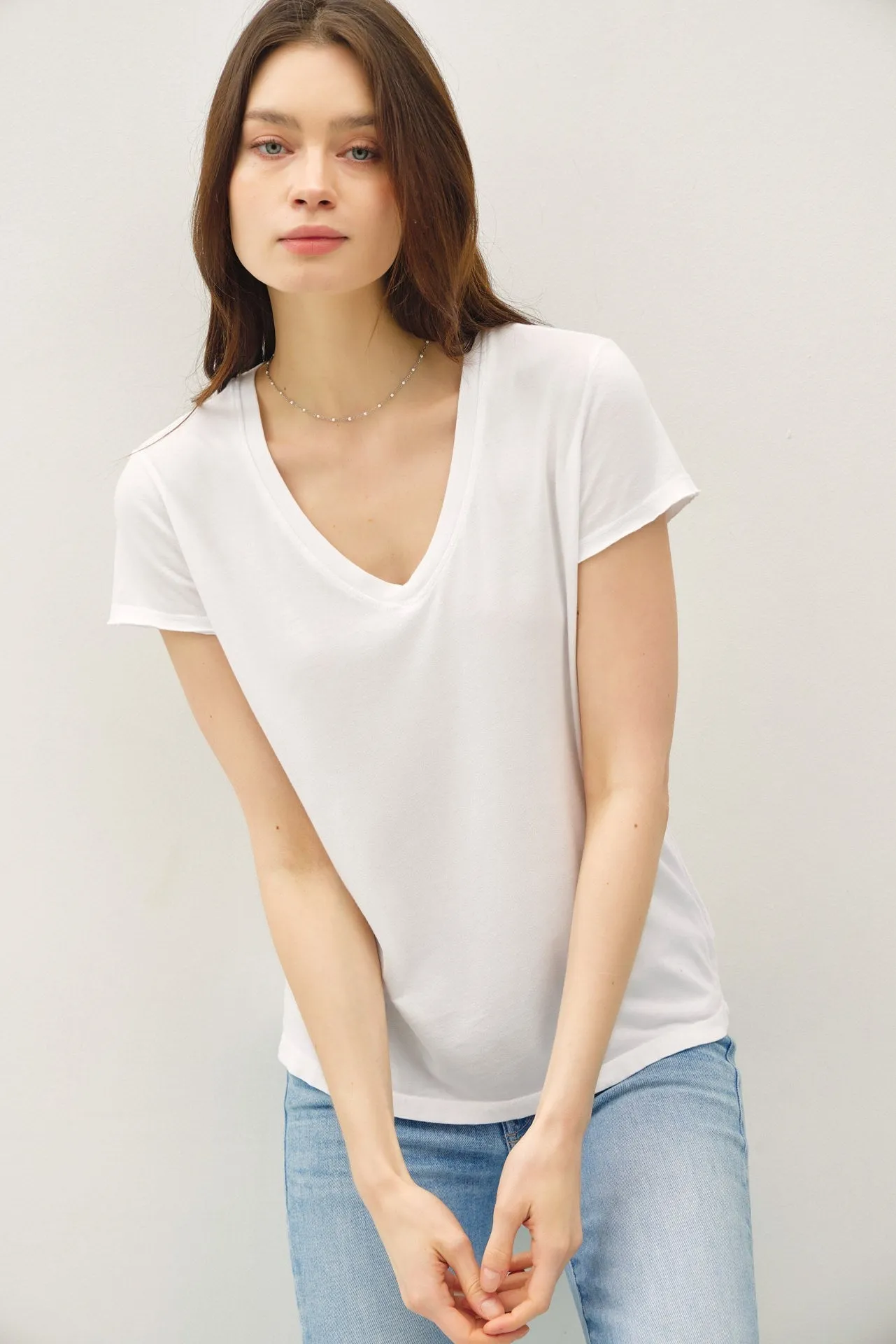 ULTRA SOFT V-NECK BASIC TEE-Off White