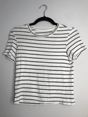 Womens Size XSm Misses White AE Tops